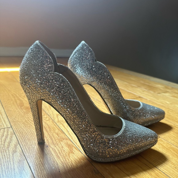 Silver Pumps - Picture 2 of 4